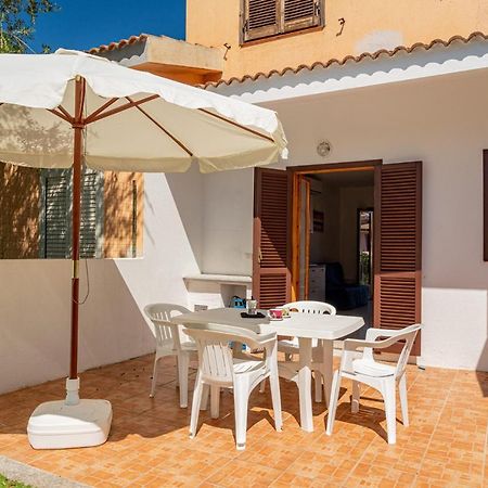Appartamento Residenziale Trilocale 6 Posti Letto Via Oristano 산테오도로 외부 사진