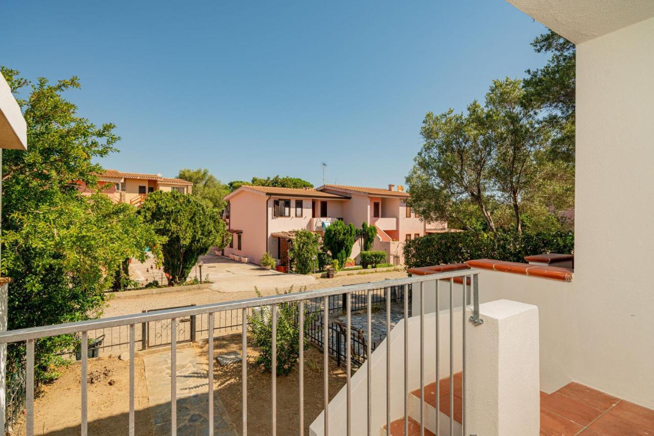 Appartamento Residenziale Trilocale 6 Posti Letto Via Oristano 산테오도로 외부 사진